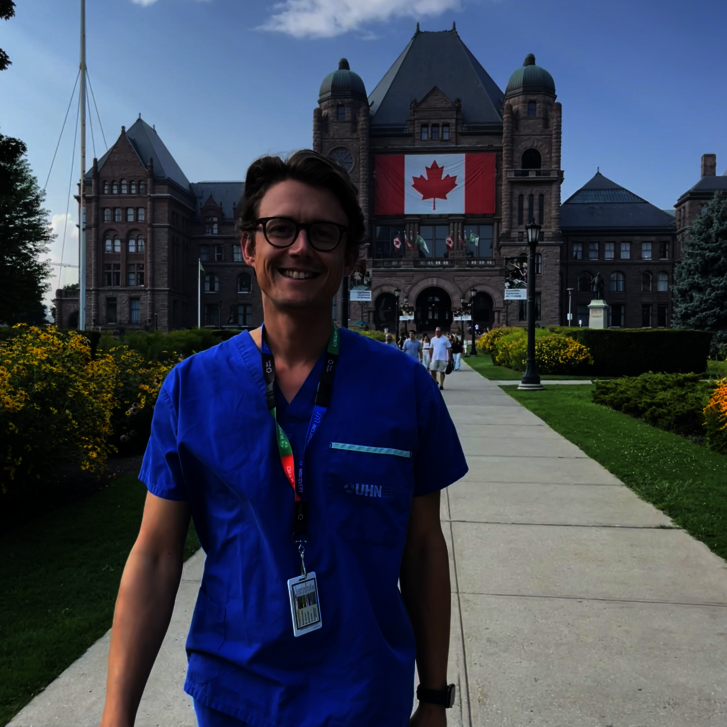 PMU-Alumnus Dr. Dr. Alexander Haumer PMU-Alumnus Dr. Dr. Alexander Haumer