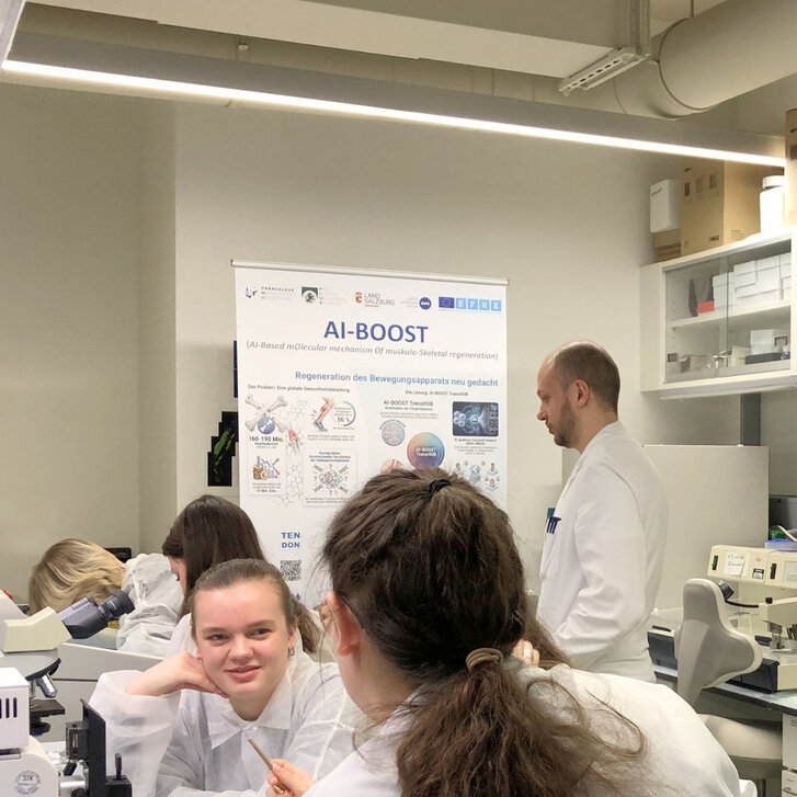 Pluskurs Medizin Terapie & Forschung zu Besuch an der PMU Pluskurs Medizin Terapie & Forschung zu Besuch an der PMU